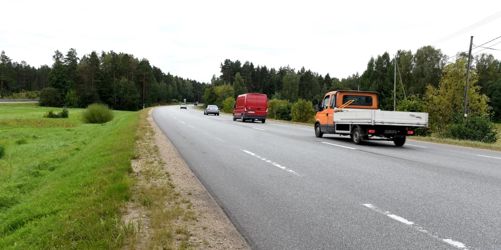 Главные дороги Латвии — в порядке, а вот местные — в ожидании перемен.