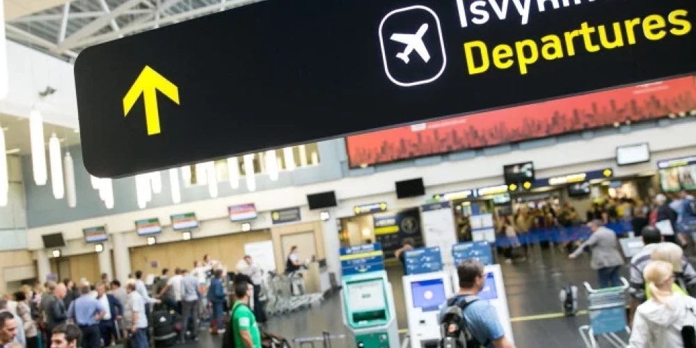 Kontrabandas balonu dēļ naktī trīs lidmašīnas no Viļņas novirzītas uz Kauņu un Rīgu.