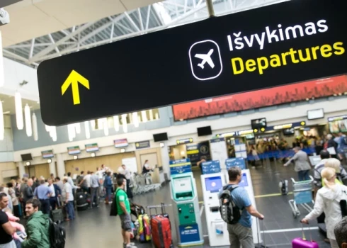 Kontrabandas balonu dēļ naktī trīs lidmašīnas no Viļņas novirzītas uz Kauņu un Rīgu.