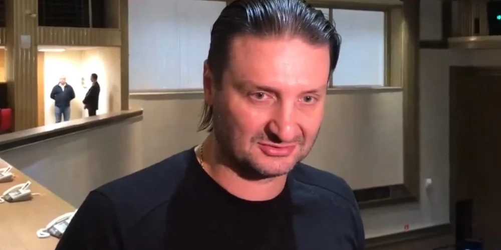 Запашный просил президента лишить Пугачеву званий.