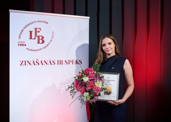 BENU Aptiekas farmaceite Alise Galeja saņem apbalvojumu Gada Farmaceits 2025