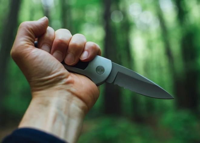 Asiņains incidents Aizkrauklē – kafejnīcā ticis sadurts vīrietis