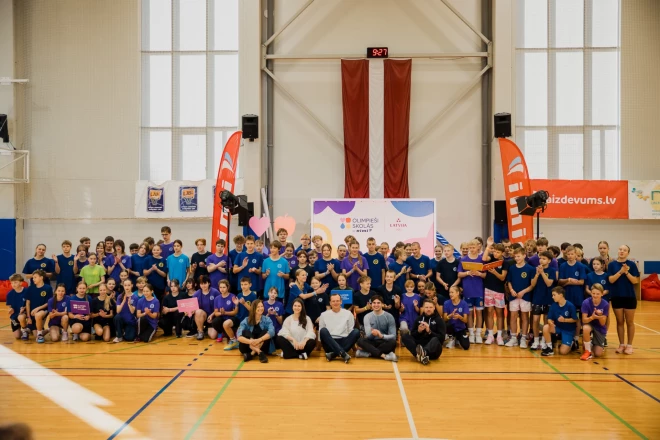 Tikšanās Oskara Kalpaka Rīgas tautas daiļamatu pamatskolā.