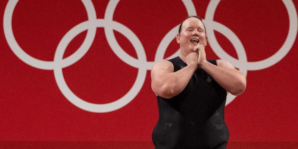 Известных трансгендерных спортсменов крайне мало: например, новозеландская тяжелоатлетка Лорел Хаббард стала первой открытой трансгендерной участницей Олимпиады в Токио-2021.