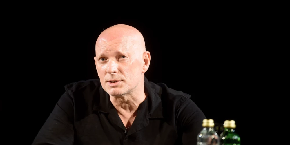 Politiskā kustība "Bez partijām" pārtapusi par biedrību.