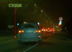 ВИДЕО: пьяный водитель в Риге пытался скрыться от полиции на BMW, но был арестован