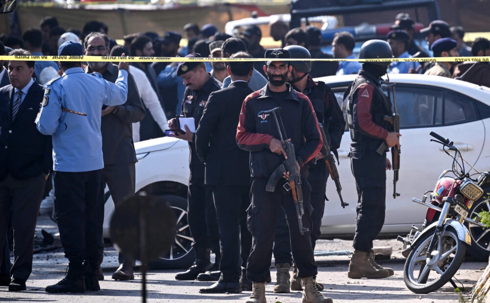 Pašnāvnieks Islamabadā pie tiesas uzspridzina daudzus cilvēkus. Talibi sola jaunus slaktiņus, kamēr Pakistāna nekļūs par "īstu" islāma valsti