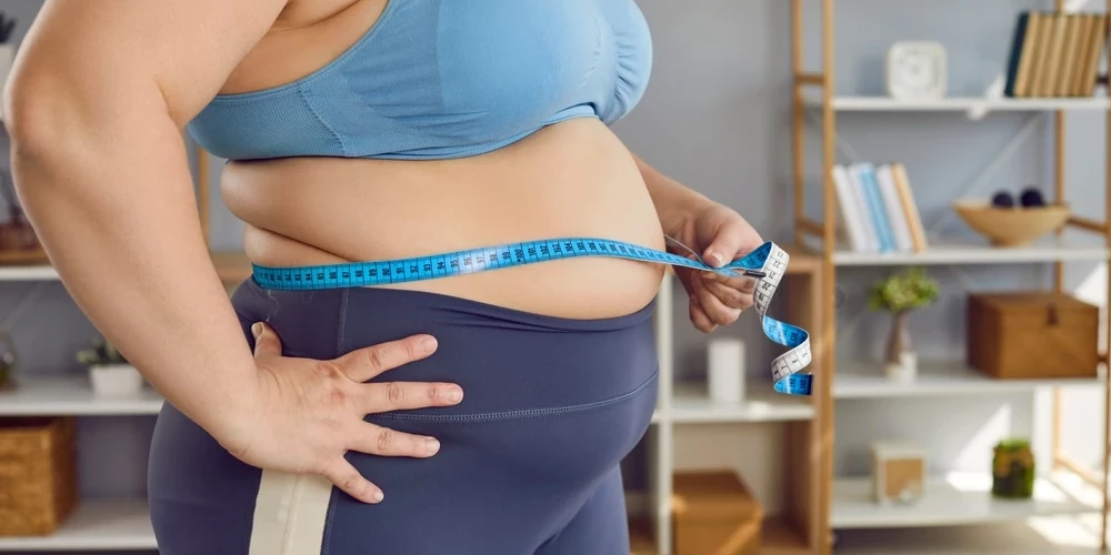 Половина жителей Латвии борется с лишним весом, треть сталкивается с предвзятостью.