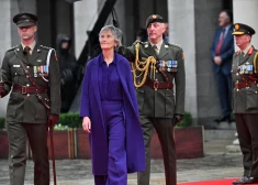 "Militarizēto" ES, "agresīvo" NATO kritizējošā un palestīniešus atbalstošā Ketrīna Konolija stājas Īrijas prezidentes amatā 