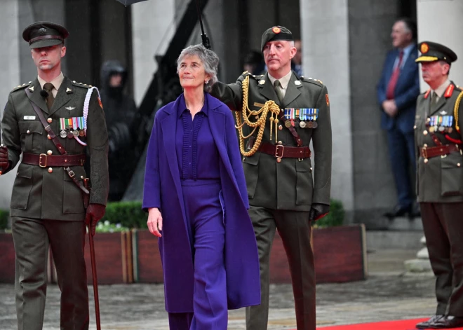 "Militarizēto" ES, "agresīvo" NATO kritizējošā un palestīniešus atbalstošā Ketrīna Konolija stājas Īrijas prezidentes amatā 