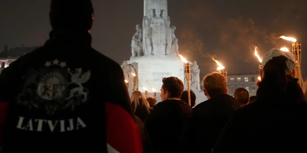 Lāčplēša dienai veltīts lāpu gājiens "Brīvības cīnītāju gars cauri visiem laikiem" no Rīgas Brāļu kapiem līdz Brīvības piemineklim un 11. novembra krastmalai.