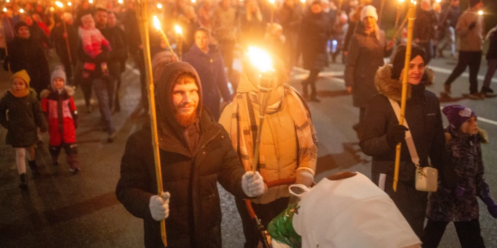 Lāčplēša dienas lāpu gājiens Jelgavā (foto: Jelgava.lv)