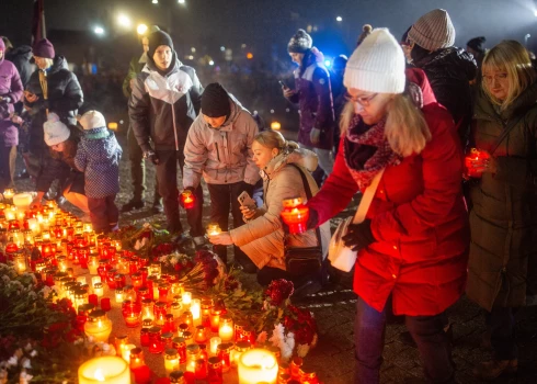 Lāčplēša dienas lāpu gājiens Jelgavā (foto: Jelgava.lv)