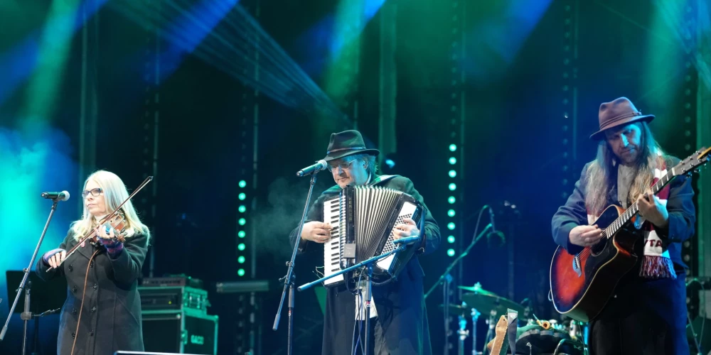 Lāčplēša dienai veltīts koncerts "Saules mūžs" Uzvaras parkā