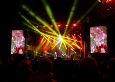 Mūzika un dziesmas Latvijas varoņiem! Lāčplēša dienas koncerts "Saules mūžs" Uzvaras parkā. FOTO