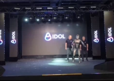 VIDEO: Krievijas lepnums zaudē līdzsvaru – pirmais humanoīds robots izskatās, kā būtu pārsniedzis “atļauto promiļu normu”