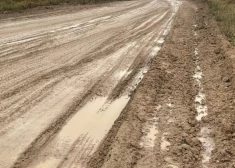 Vēja parka dēļ ceļi Drustu pagastā kļuvuši neizbraucami. Aicina noteikt kravas satiksmes aizliegumu VIDEO