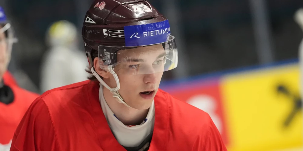 Latvijas hokeja izlases kandidāts Anrī Ravinskis diez vai ir apmierināts ar šīs AHL sezonas sākumu.