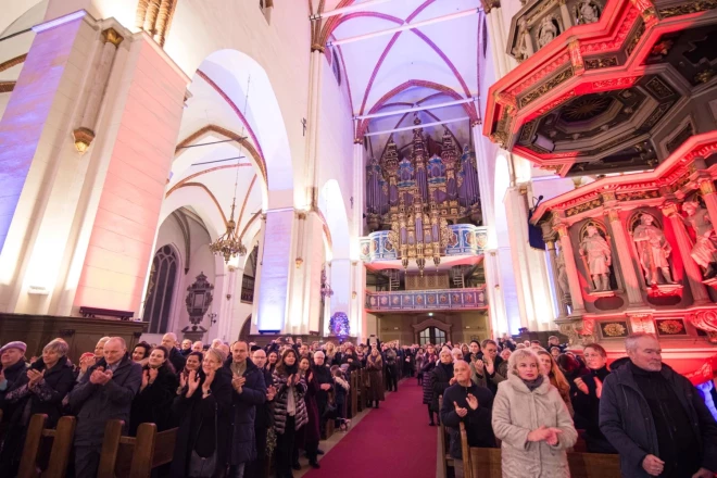 Зрители «Рождественской прелюдии» откажутся в атмосфере величественного убранства Домского собора, под сводами которого прозвучат музыкальные шедевры.