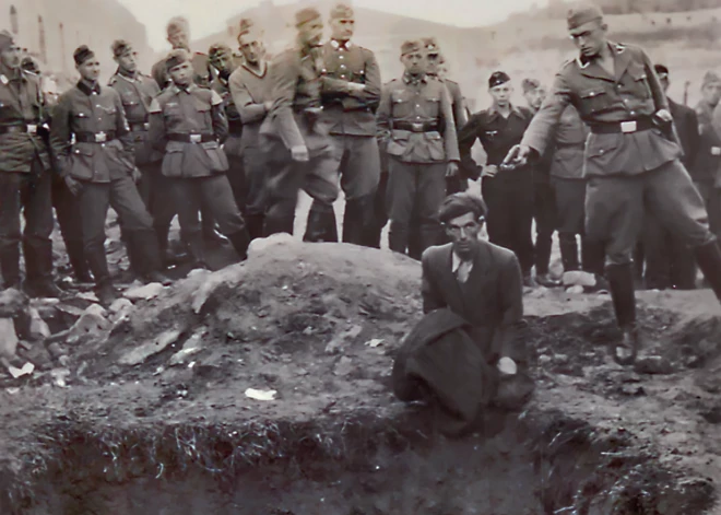 84 gadus pēc notikušā atšķetināts bēdīgi slavenā Holokausta attēla noslēpums