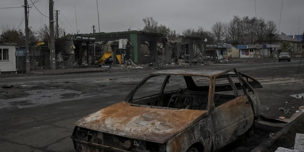 Nodegusi automašīna Pokrovskā.