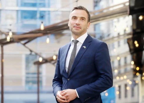 Eiropas Parlamenta deputāts Mārtiņš Staķis par eiropiešu attieksmi pret 72 stundu somu, imigrācijas problēmām un 18. novembra svinēšanu ar kafiju.