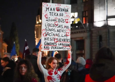 Deputāti pilsoņu iniciatīvu par Latvijas palikšanu Stambulas konvencijā nodod Saeimas Ārlietu komisijai.