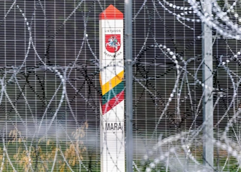 Lietuva apsūdz Baltkrieviju hibrīduzbrukumā un atsakās atvērt robežu.