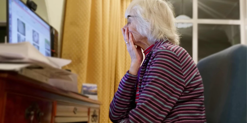 Tehnoloģijas attīstās, un krāpnieki tās izmanto. Šobrīd aktuāli ir zvani, kuros tiek izmantots mākslīgais intelekts. (Foto: Shutterstock)