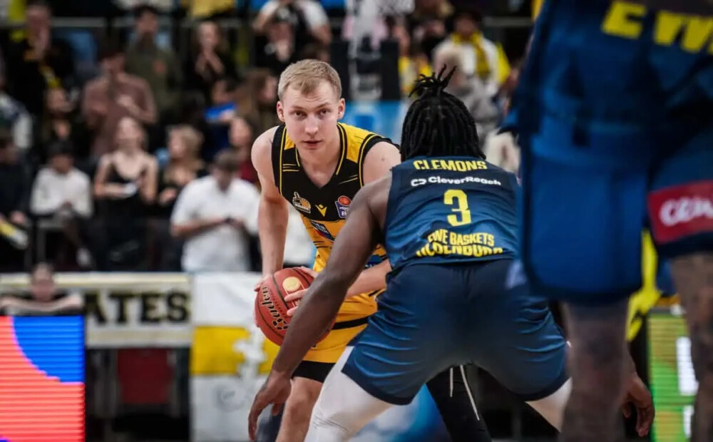 Toms Skuja jaunā kluba rindās Vācijā guvis traumu, kas var liegt spēlēt izlasē Pasaules kausa kvalifikācijā