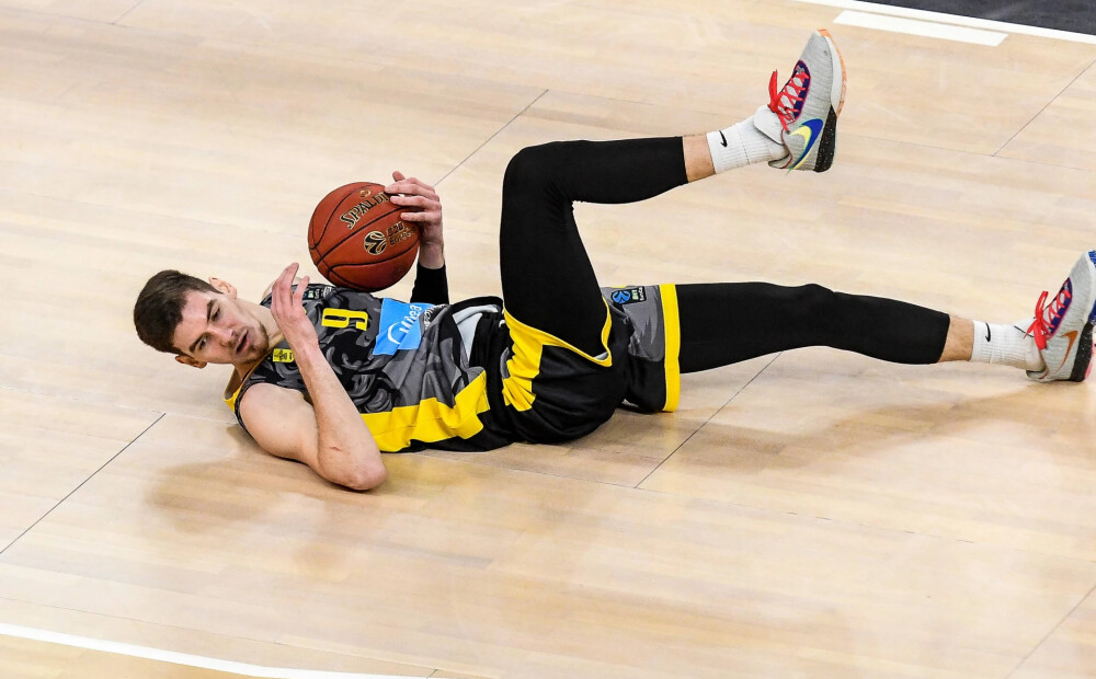 Roberts Blumbergs gūst 11 punktus un palīdz “Petkim Spor” uzvarēt; Strautiņam ražena otrā spēle A sērijā