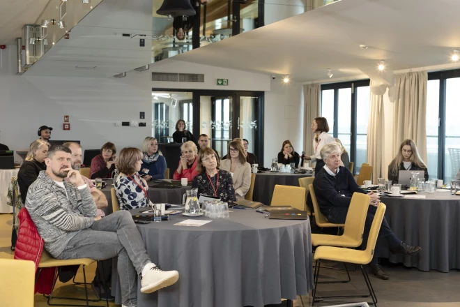 Eksperti par izaicinājumiem ar kuriem mūsdienās saskaras drukātie mediji.