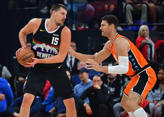 Jokičs saplosa gabalos Losandželosas "Clippers" aizsardzību, atkārtojot sezonas rezultativātes rekordu