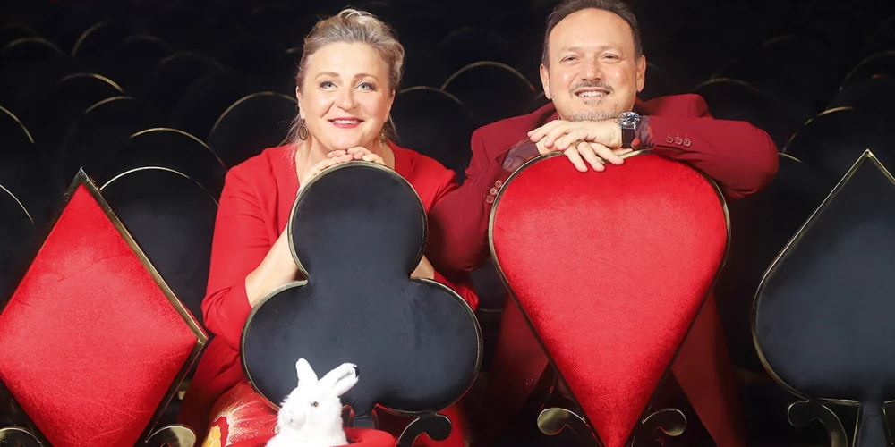 Dace un Enriko Pecoli.