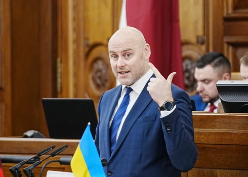 Deputāts Andris Kulbergs uzskata, ka valdība Latviju dzen finanšu verdzībā.