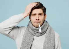 В Латвии растет заболеваемость гриппом и Covid-19, но паниковать пока не нужно