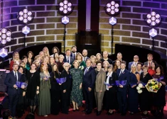 Godināti Latvijas izcilākie pedagogi – pasniegtas balvas “Latvijas Gada skolotājs 2025”