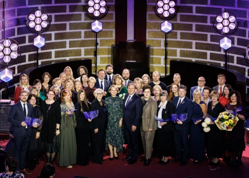 В 13 номинациях были отмечены педагоги и школьные команды со всей страны.