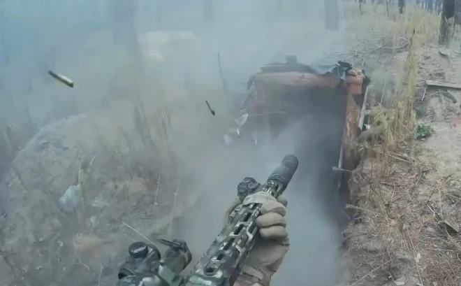 Ukrainas specvienība iesaistījās intensīvā kājnieku ieroču apšaudē tuvā attālumā.