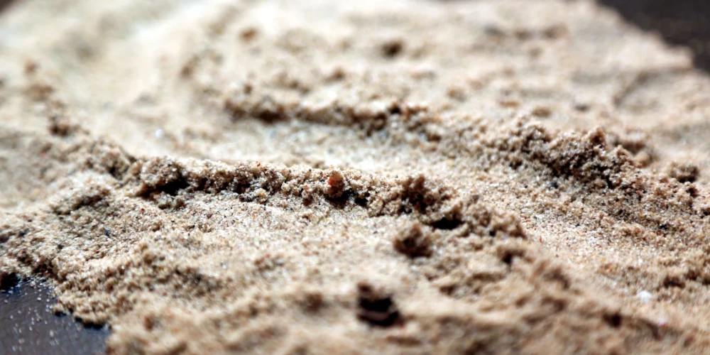 Чтобы получить песок, сначала надо записаться.