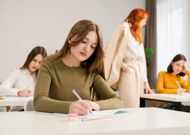 В Риге изменят систему подачи заявлений в школы: лишние заявки будут удаляться