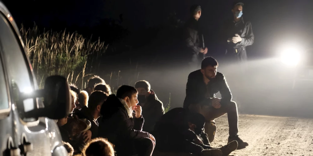 Plāno stingrākas prasības uzturēšanās atļauju saņēmējiem.