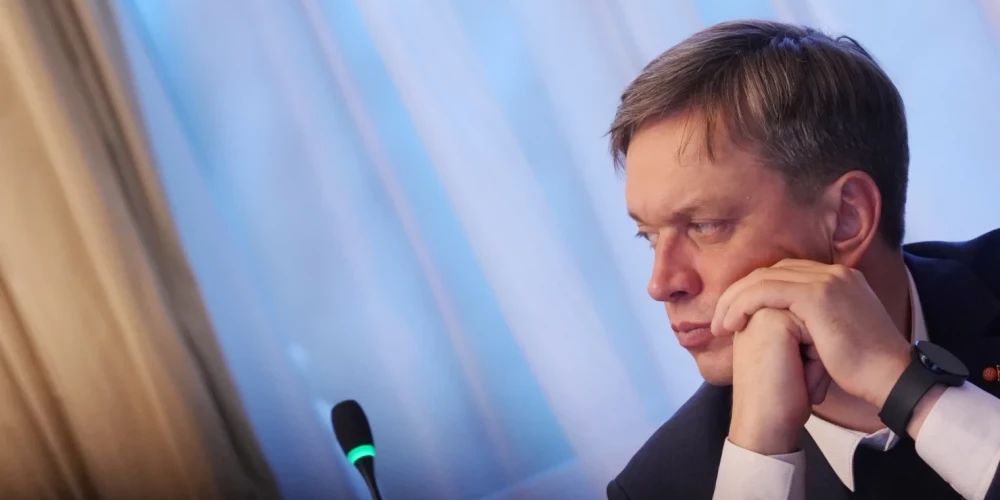 Янис Вимба отстранен от должности.