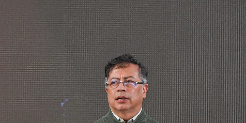 Kolumbijas prezidents Gustavo Petro otrdien platformā "X" paziņoja, ka "visos valsts drošības spēku izlūkdienestu līmeņos dots rīkojums pārtraukt saziņu un citus sakarus ar ASV drošības aģentūrām".