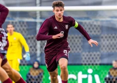 Latvijas U-21 futbola izlasei minimāls zaudējums Belfāstā; vīriešu izlases petinieku spēlēs uzvar favorīti