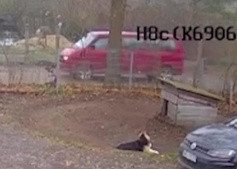 Valsts policija aicina ziņot ikvienu, kas atpazīst attēlā redzamo transporta līdzekli.