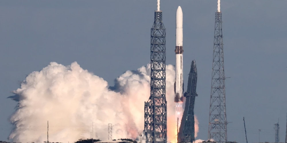 Marsa izpētes misijā veiksmīgi palaista "Blue Origin" raķete.