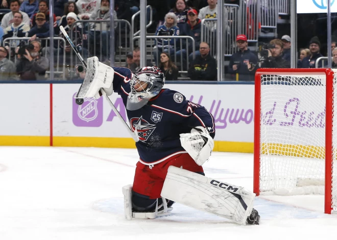 Treneris lemj uzticēties konkurentam. Kolumbusas "Blue Jackets" uzvarā atkal Merzļikins rezervē