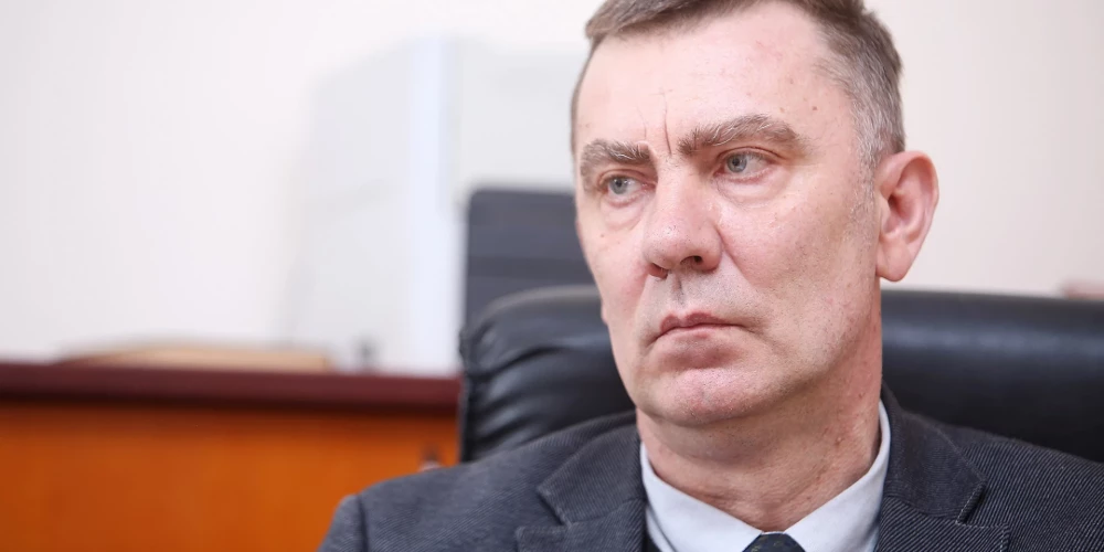 Andrejs Panteļejevs (dzimis 1961. gada 13. augustā Rīgā) ir latviešu fiziķis un politiķis, ievērojams Atmodas laika notikumu dalībnieks. Augstākās Padomes un vairāku Saeimu deputāts. Bijis PSKP, Latvijas Tautas frontes un partijas "Latvijas Ceļš" biedrs, kopš 2013. gada ir Latvijas Zaļās partijas biedrs.