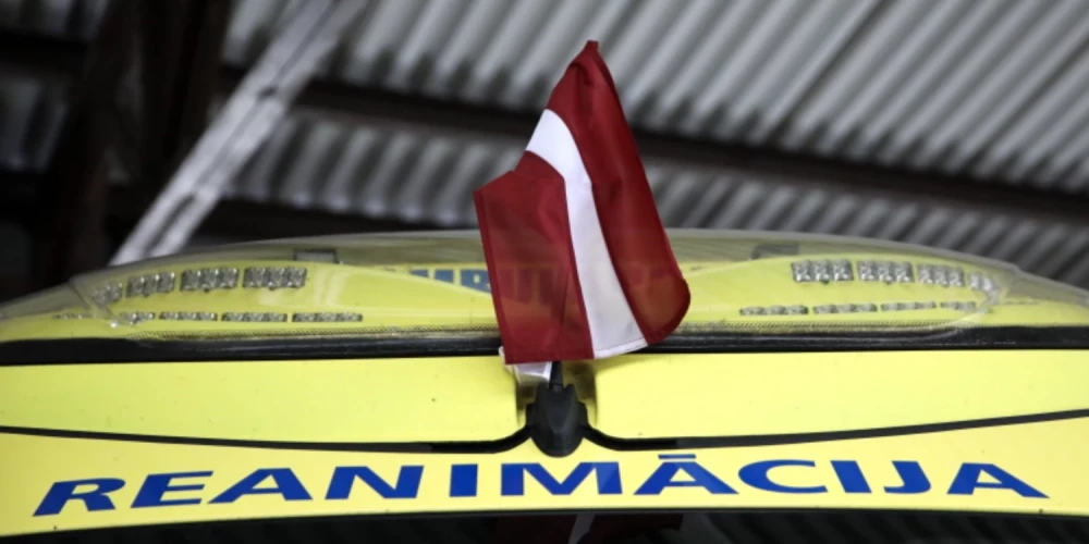 Neatliekamās medicīniskās palīdzības dienesta automašīna.